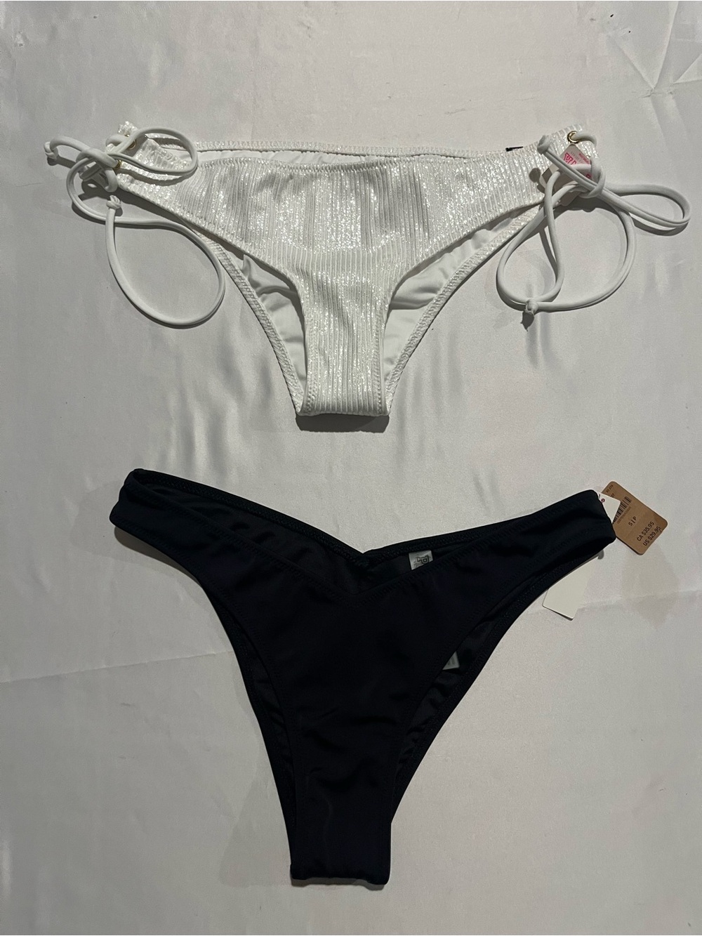 New Victoria’s Secret Pink,  bikini bottoms plus a free gift size small
